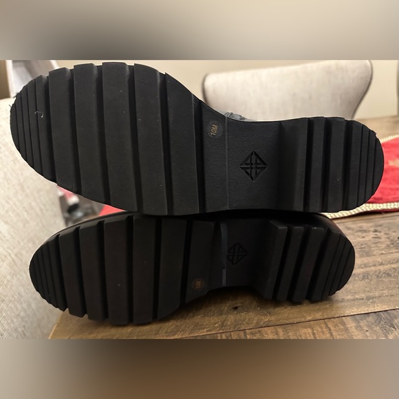 NWOT Antonio Melani Women’s Dylan black leather lug sole combat bootie - Size 10 - Picture 7 of 7